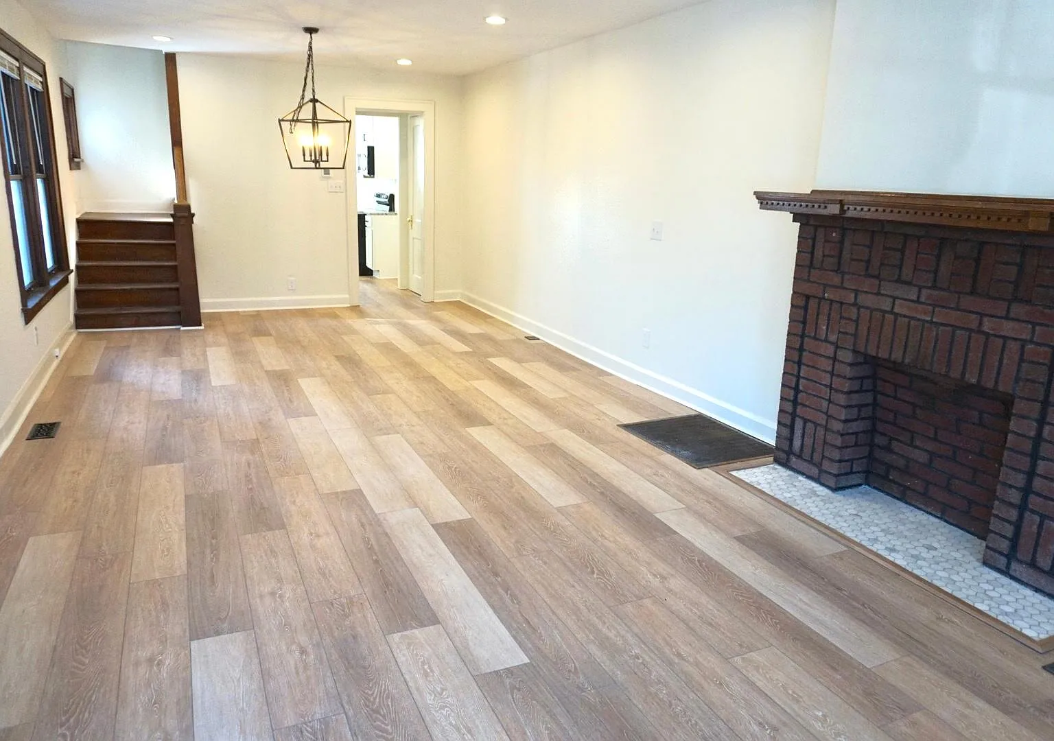 3 bed, 1250 sqft, $1,950 — Photo 4