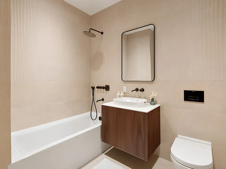 28 Herbert St #5C — Photo 10