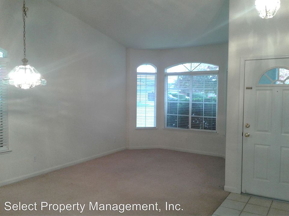 1st image of 307 McCartney Ct
