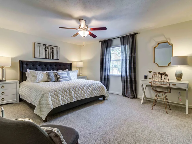 Eagle Pointe Apartment Homes — Photo 17