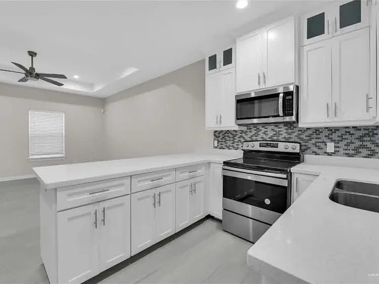 1706 Playa Dr #2 — Photo 2