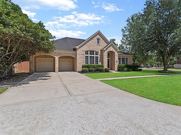 3rd image of 3802 Dewalt Way