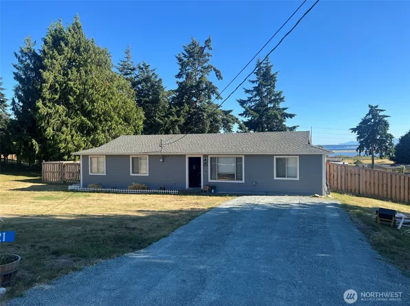 621 Crockett Lake Drive, Coupeville, WA 98239