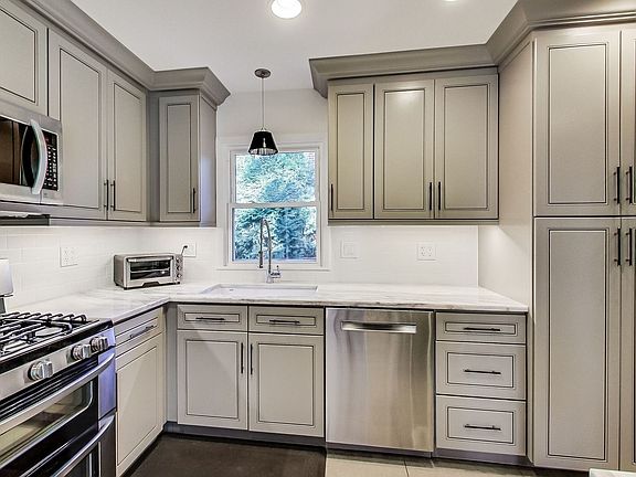 5th image of 2658 Marl Oak Dr