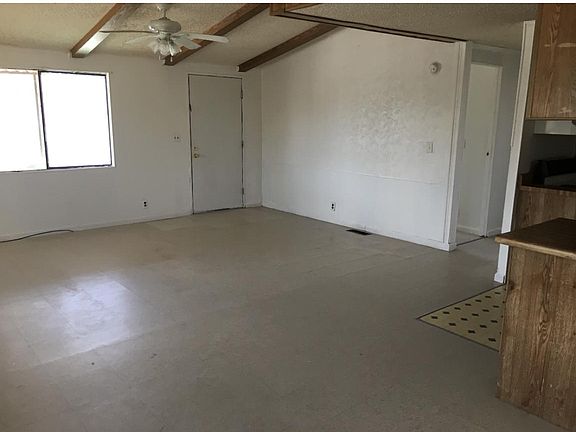 4th image of 810 N Deena Dr