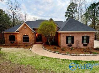 233 Fairway Dr, Cullman, AL 35057