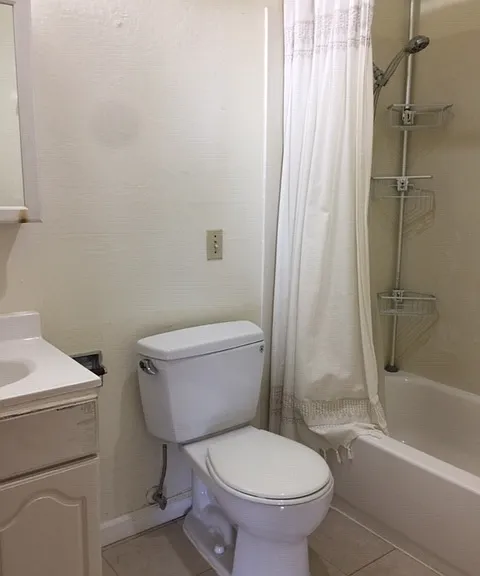 2211 Carleton St #25 — Photo 4