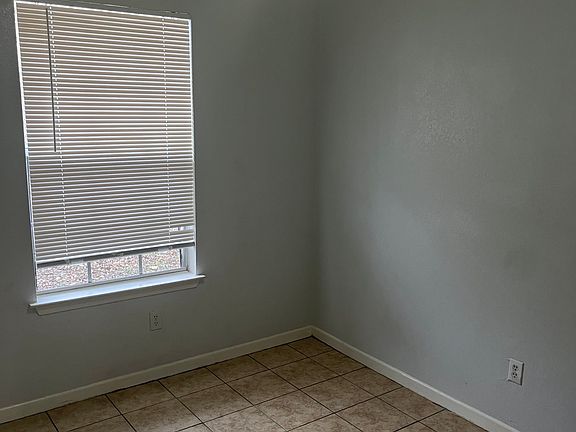 5th image of 4105 Koala Dr