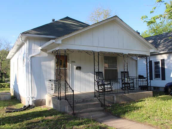 2nd image of 906 W 16th St