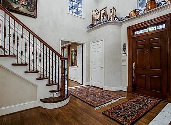 4th image of 9011 Rockbrook Dr