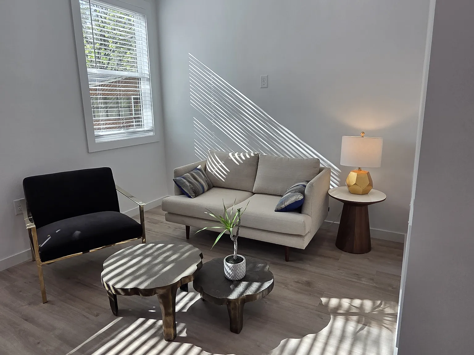 2 bed, 800 sqft, $1,700 — Photo 2
