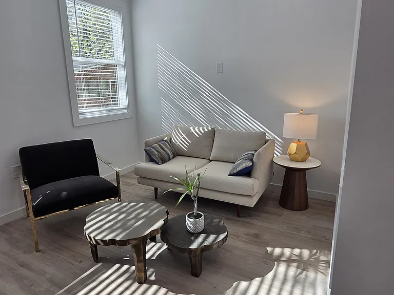 713 Method Rd #101 — Photo 2