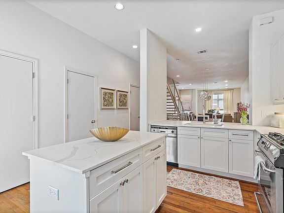 2nd image of 4310 Buena Vista St APT 24