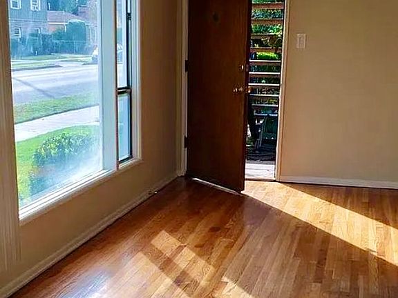 3rd image of 2801 W Clark Ave APT A