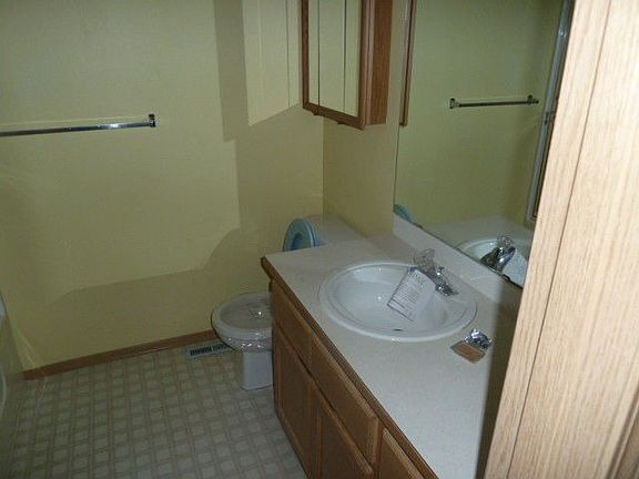 4th image of 11812 Meridian Pl NE