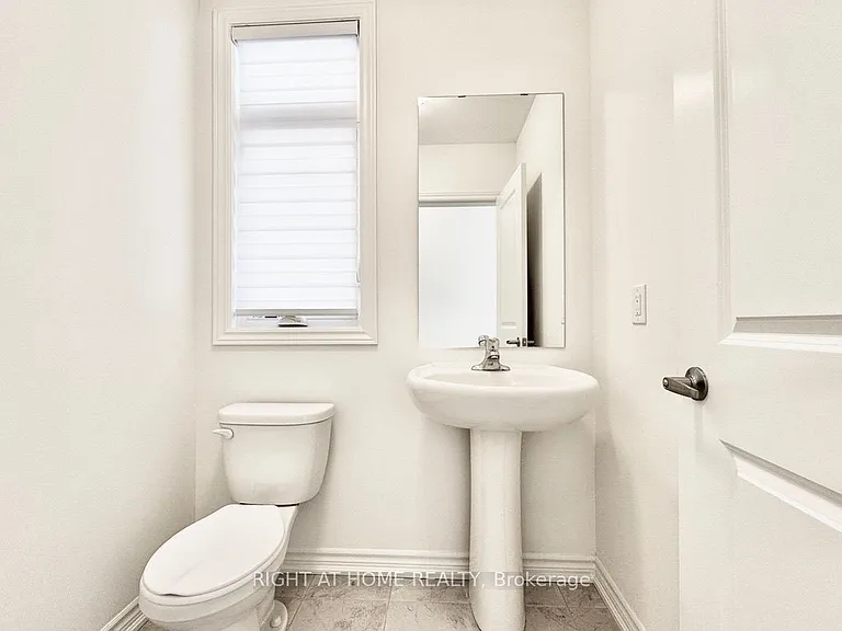 12 Daisy St — Photo 6