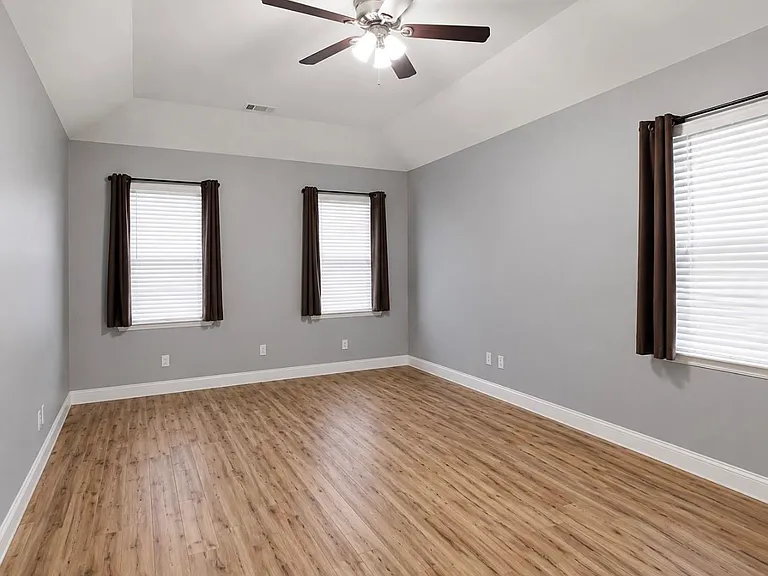 8618 Rocky River St — Photo 6