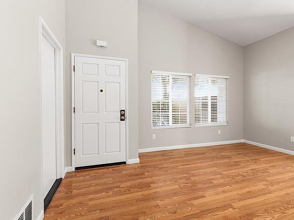 4th image of 2975 Lexington Cir