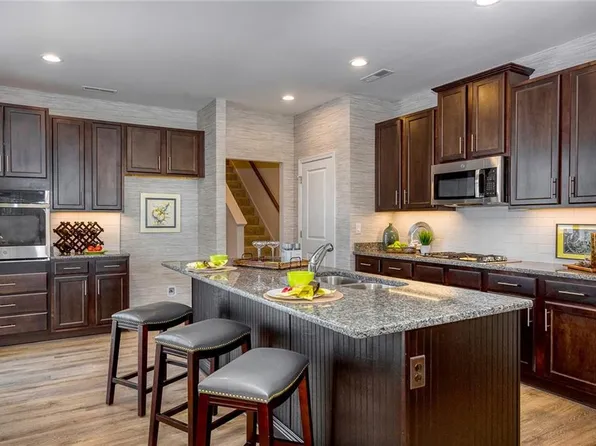 1100 Capella Ln #D, Suffolk, VA 23434