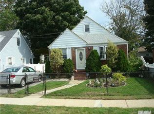 144 Mason St, Hempstead, NY 11550