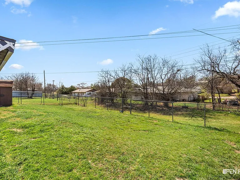 1604 Parkdale Dr — Photo 32