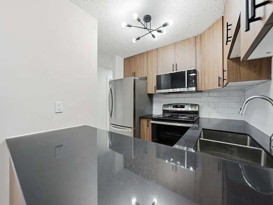 232 Pinehouse Dr