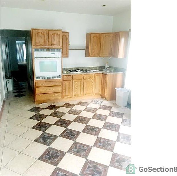 1st image of 554 N Leclaire Ave APT 1