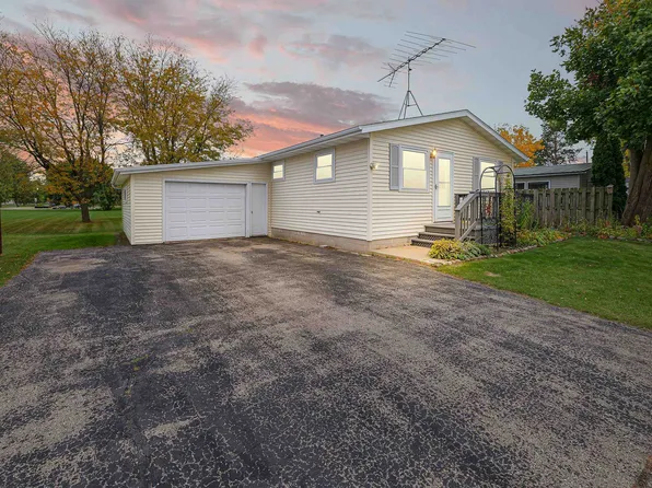 709 Vermont St, Ripon, WI 54971