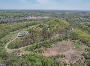 77 Alamo Ln, Falling Waters, WV 25419