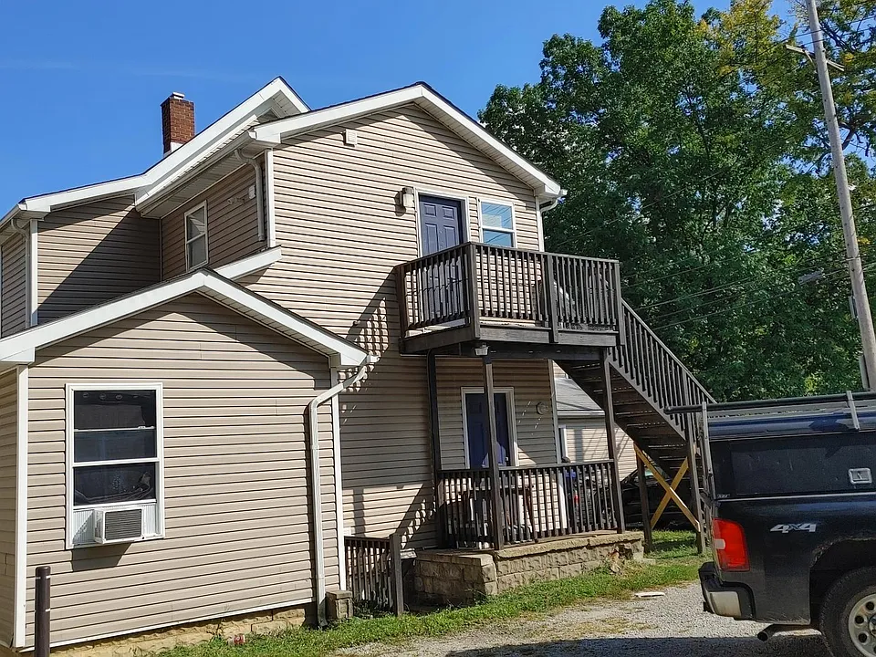 634 Sumner St #UP