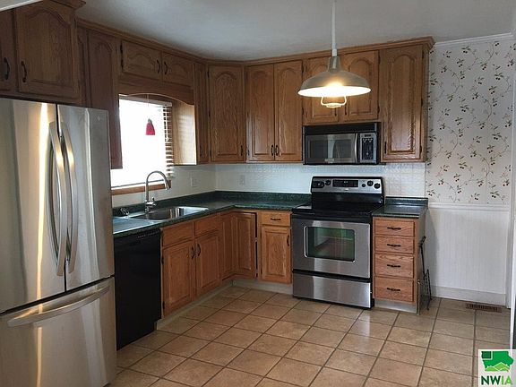 5th image of 1208 Goldie Ave