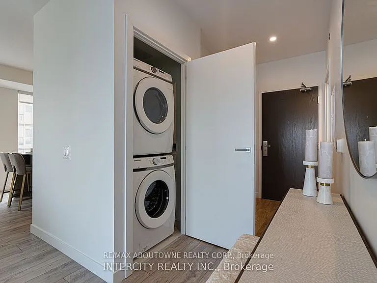 133 Bronte Rd #B0811 — Photo 11