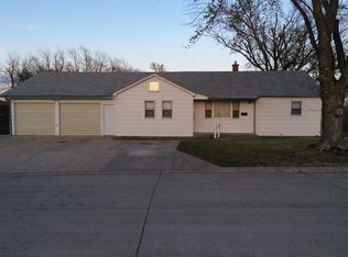 940 S 7th Ave, Broken Bow, NE 68822