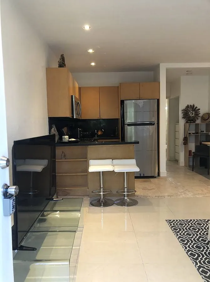 945 Meridian Ave — Photo 3