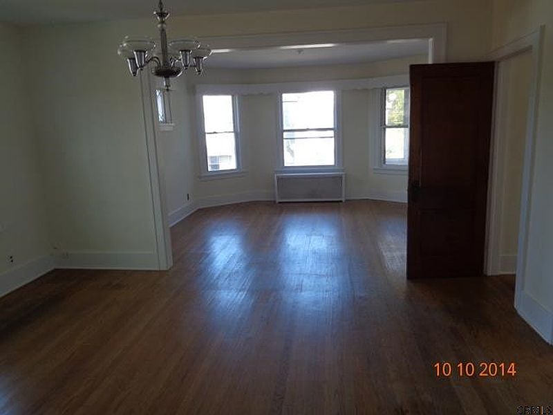3rd image of 1520-22 NOTT Street