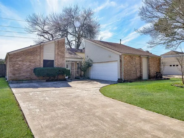 15111 Plaza Libre Drive, Houston, TX 77083