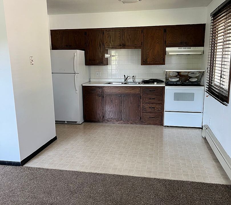 1st image of 38 Oxby Ln #3