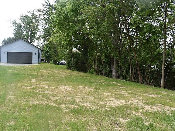 5th image of 222 John St