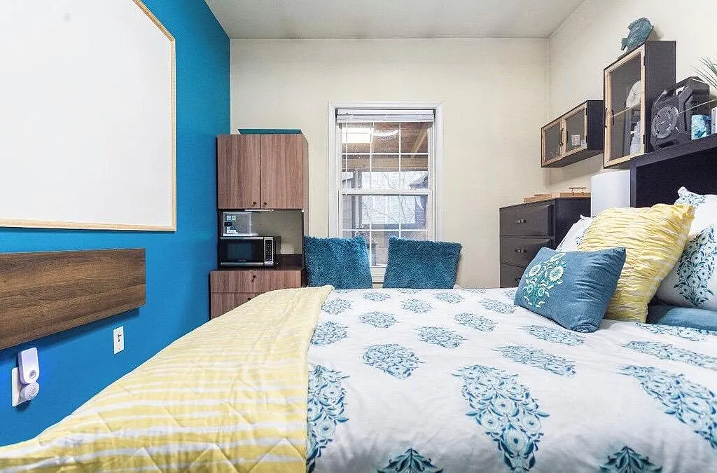 3 bed, 1.5 bath, 1200 sqft, $1,481 — Photo 1