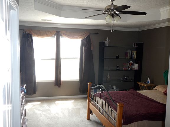 Master Bdrm w/ Tray Ceiling