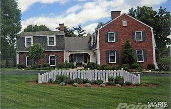1st image of 328 Doulton Pl