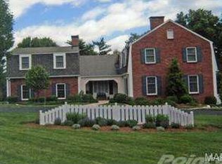 328 Doulton Pl, Saint Louis, MO 63141