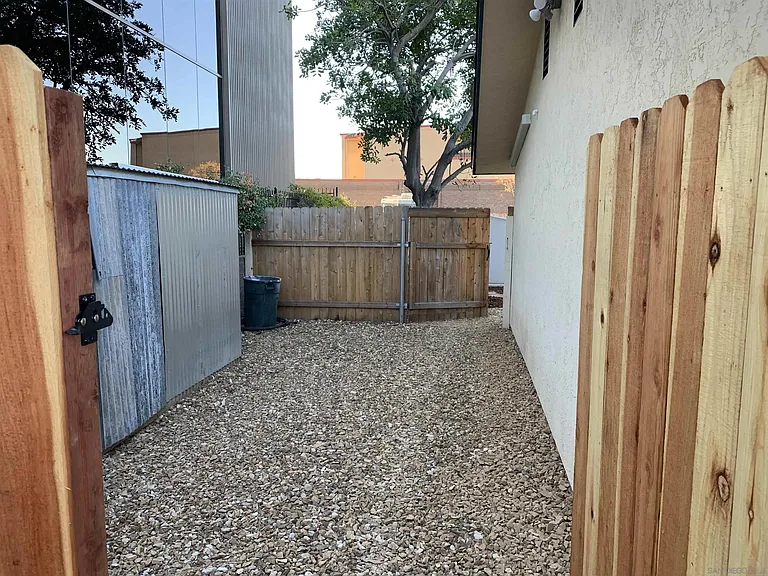 10343 Lunar Ln — Photo 18
