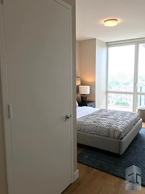 Rented by Skyline Group Real Estate | media 6