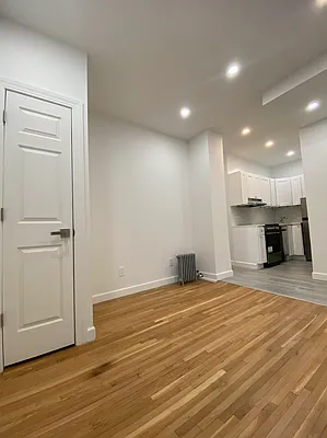 Rented by Current Real Estate Advisors | media 5