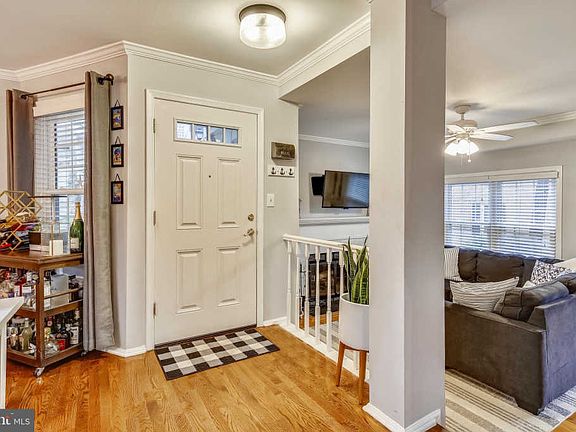 2nd image of 2919B S Woodley St #1