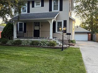 1046 Schmidlin Rd, Oregon, OH 43616