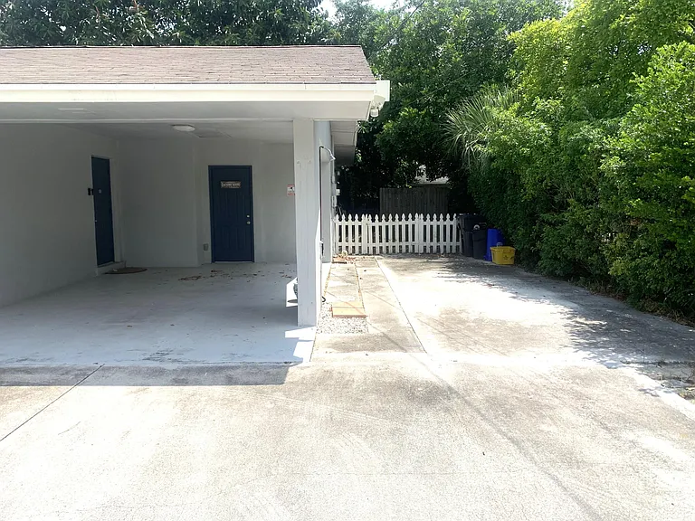1944 Holman Dr #B — Photo 2