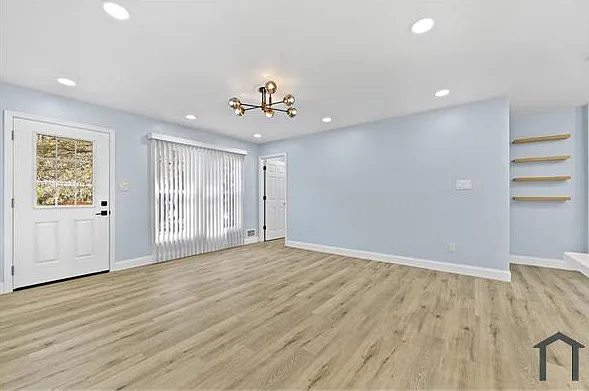 1728 Wayland Cir NE — Photo 4