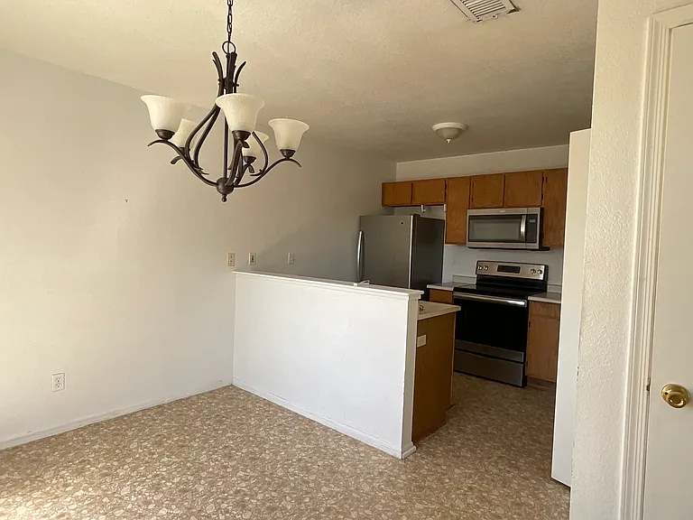 1784 North Ave #3 — Photo 3